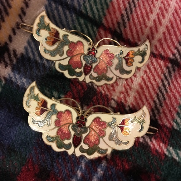 Jewelry - Set of 2 Barrettes